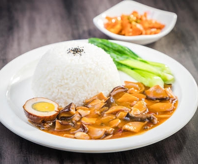 香菇肉片盖饭