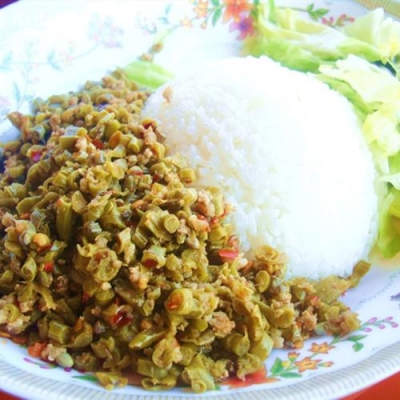 烂肉豇豆盖饭
