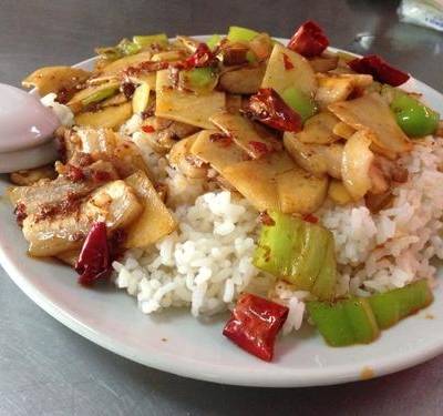 土豆腊肉盖饭