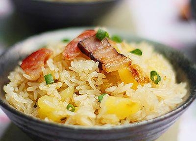 土豆腊肉炒饭