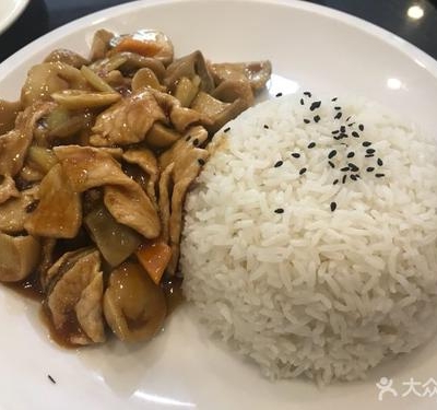 平菇肉片盖饭