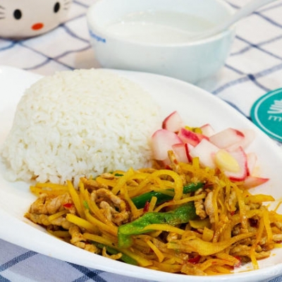 土豆肉丝盖饭