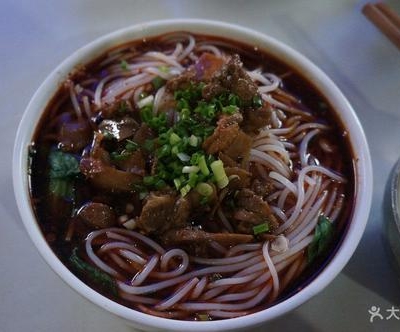 姜鸭砂锅米线
