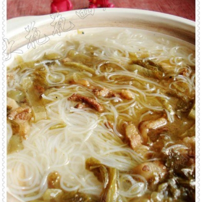 酸菜肉丝米粉