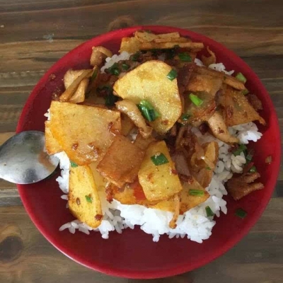 土豆回锅盖饭
