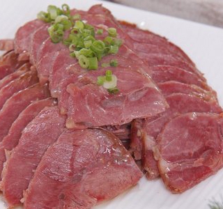 另加牛肉（加在饭或面里面）