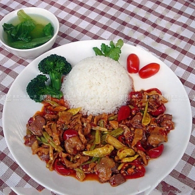 酸辣鸡杂盖饭