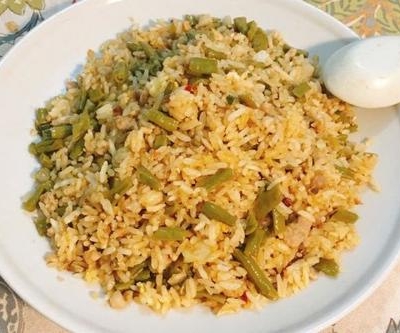 酸豆角肉丝炒饭