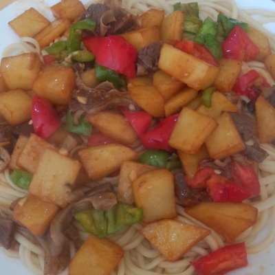 土豆牛肉盖浇面