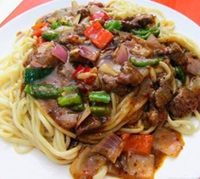 洋葱牛肉盖浇面