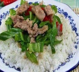 青椒牛肉盖浇饭