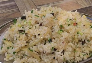 土豆肉丝炒饭