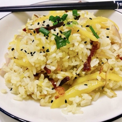 土豆丝炒饭