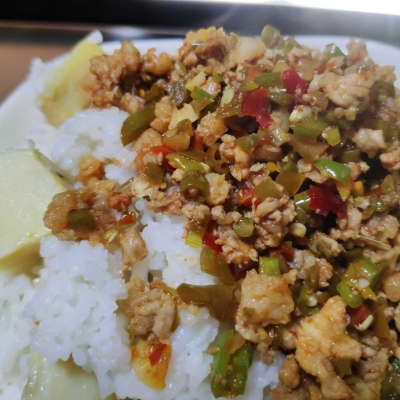 烂肉豇豆盖饭