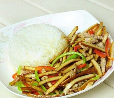 豆干肉丝盖饭