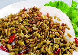烂肉豇豆盖饭
