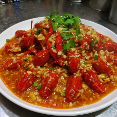 蒜蓉龙虾（两斤）