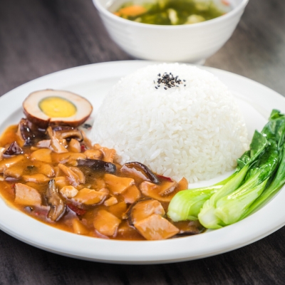 香菇肉片盖饭