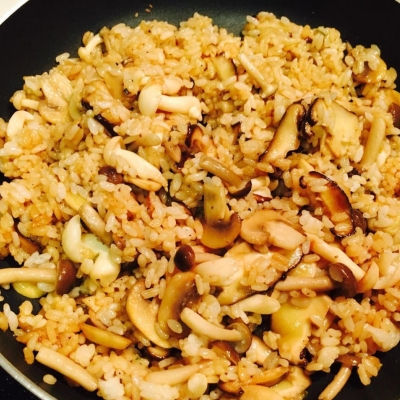 平菇肉片炒饭