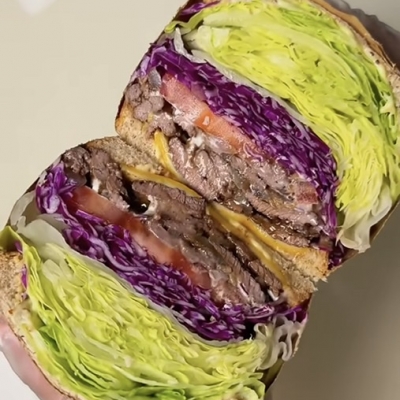 全麦牛肉洋葱三明治