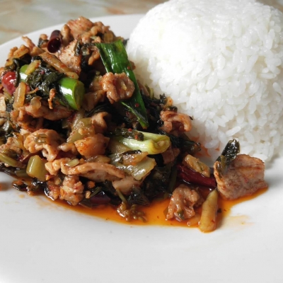 酸菜肉丝盖饭