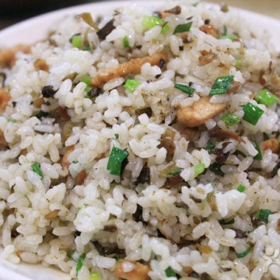 芽菜肉丝炒饭