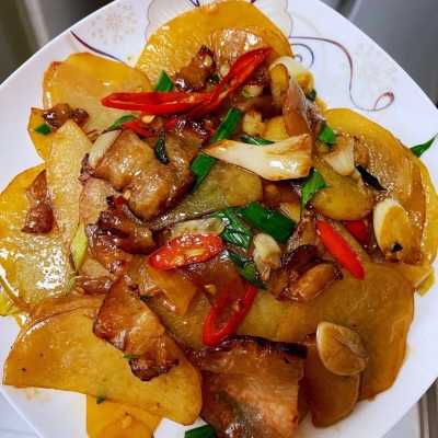 腊肉炒土豆