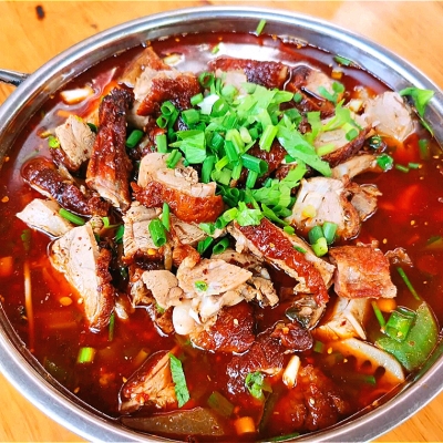冒烤鸭双人餐（含7两烤鸭八个配菜两个米饭）