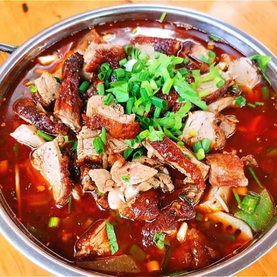 尝鲜单人冒烤鸭（含3两烤鸭5个配菜一个米饭）