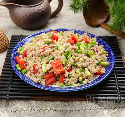 蒜苔肉丝炒饭
