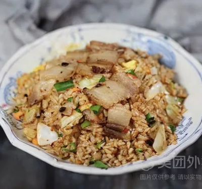 莲白回锅肉炒饭