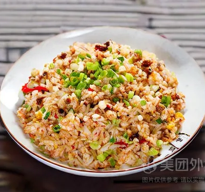 蒜苗回锅肉炒饭