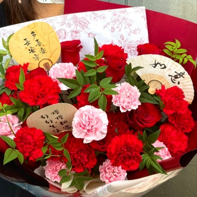 红色系混搭花束
