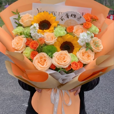 香槟色系混搭花束