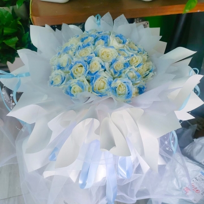 碎冰蓝花束