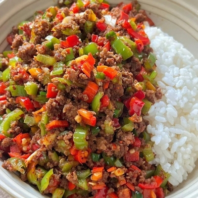 麻辣牛肉盖饭
