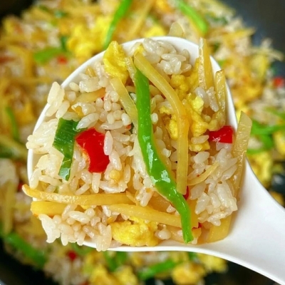 土豆丝炒饭