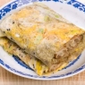 山东煎饼果子+鸡蛋+薄脆+生菜+港式肉肠+秘制酱料