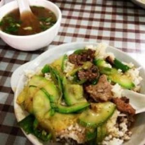 西葫芦牛肉盖饭