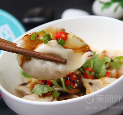 干拌小米辣醋溜二两饺子