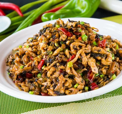 外婆菜炒肉丝（盖饭）