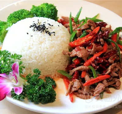 尖椒炒肉盖饭（赠汤）