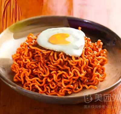 韩式火鸡面+煎蛋