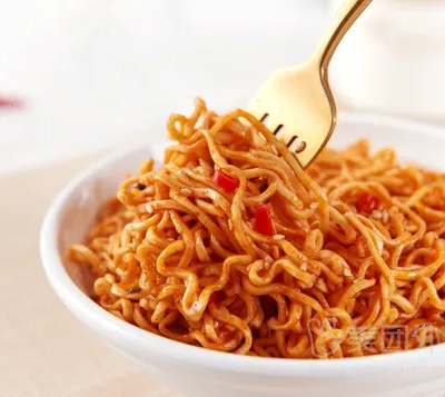 劲爆火鸡面+烤肠（赠饮）