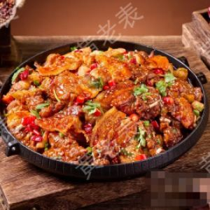 【火爆现炒】铁板牛肉丝+肉丝双拼+配菜+米饭（单人餐）