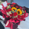 【美好期盼】16朵红色康乃馨多头玫瑰向日葵混搭鲜花花束